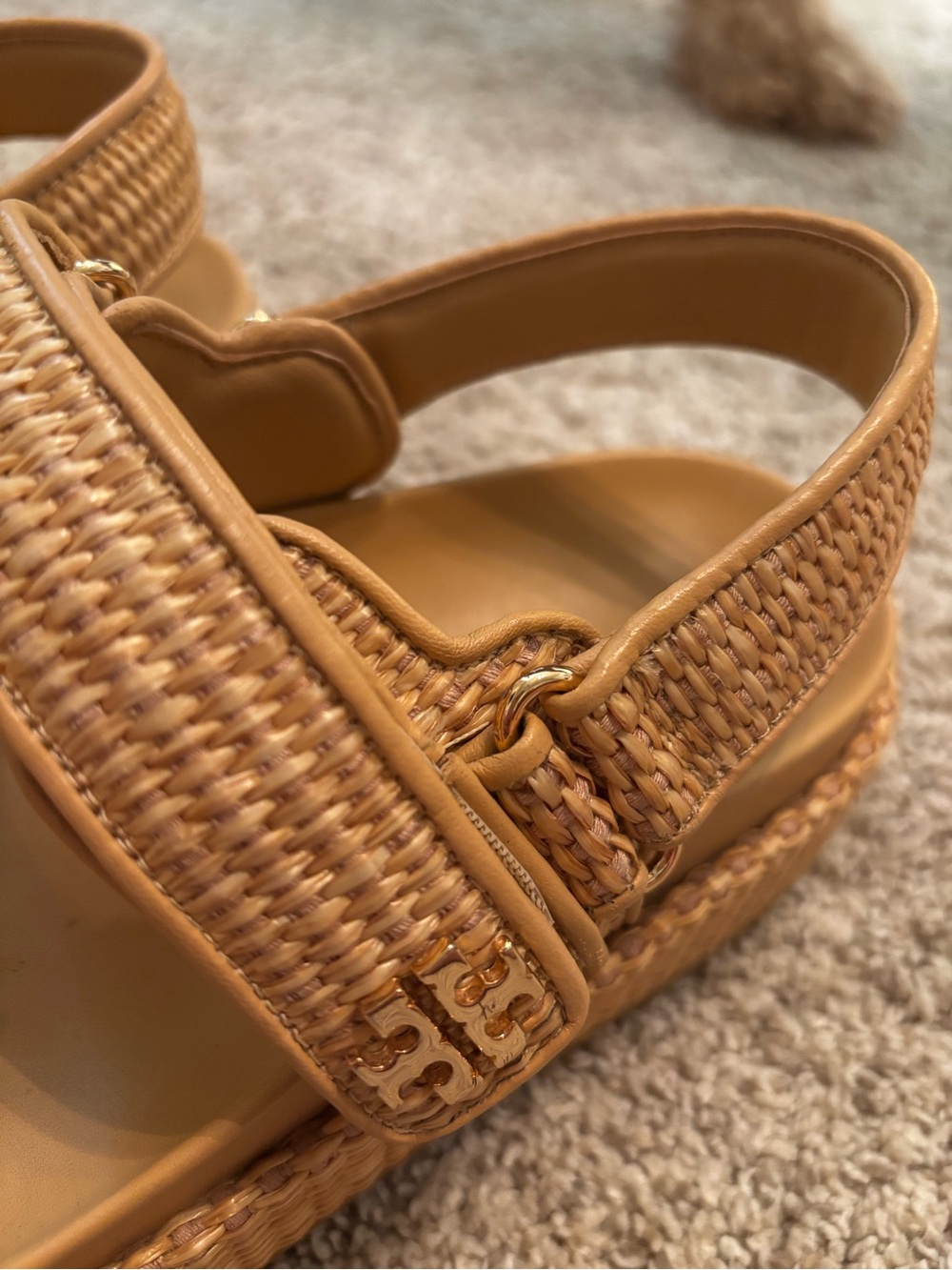Like new! TORY BURCH Kira Sport Sandal. Size 8.5 - Picture 6 of 9